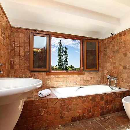Superb 5 Bedroom Villa, Pollensa, Special Prices Car Hire For Guests Tatil Evi Pollença
