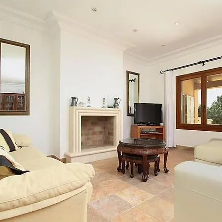 Tatil Evi Superb 5 Bedroom Villa, Pollensa, Special Prices Car Hire For Guests Pollença