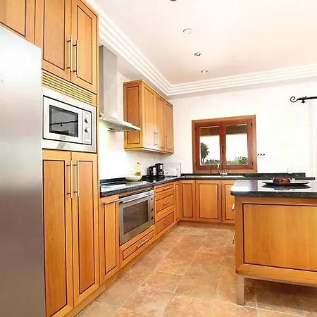 Superb 5 Bedroom Villa, Pollensa, Special Prices Car Hire For Guests Tatil Evi *