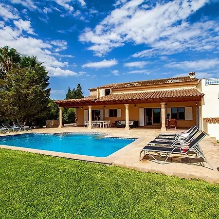 Superb 5 Bedroom Villa, Pollensa, Special Prices Car Hire For Guests