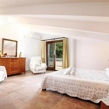 Tatil Evi Superb 5 Bedroom Villa, Pollensa, Special Prices Car Hire For Guests